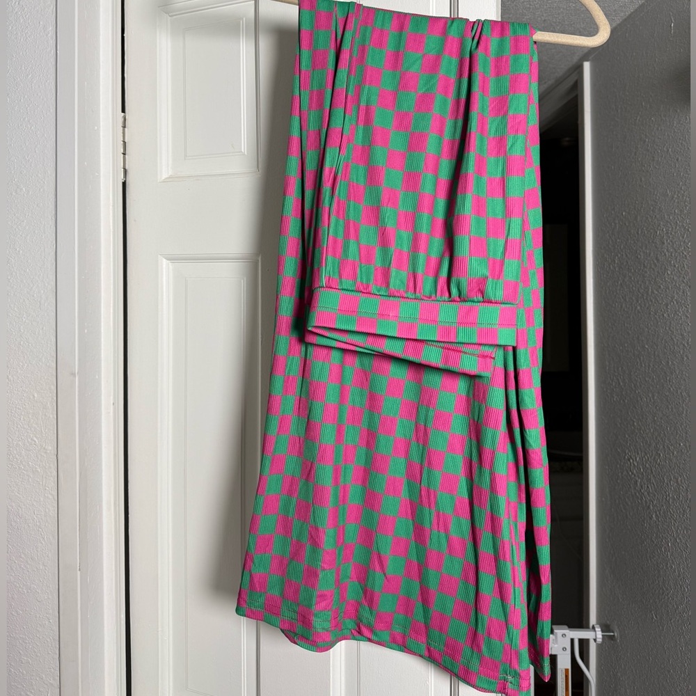 2x Wknd chasers my reputation pants in green/pink check